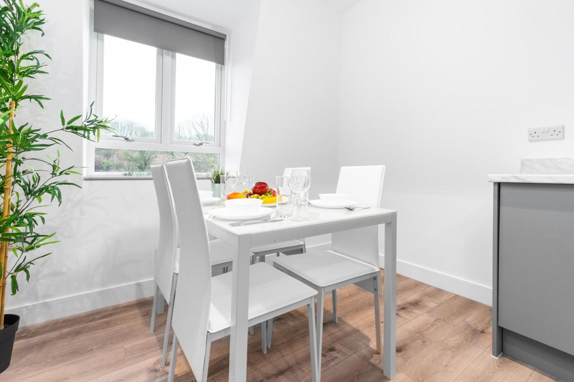 Stylish 2 Bedroom Apartment - Balcony - Secure Parking - Top Rated - 5Mc 버밍엄 외부 사진