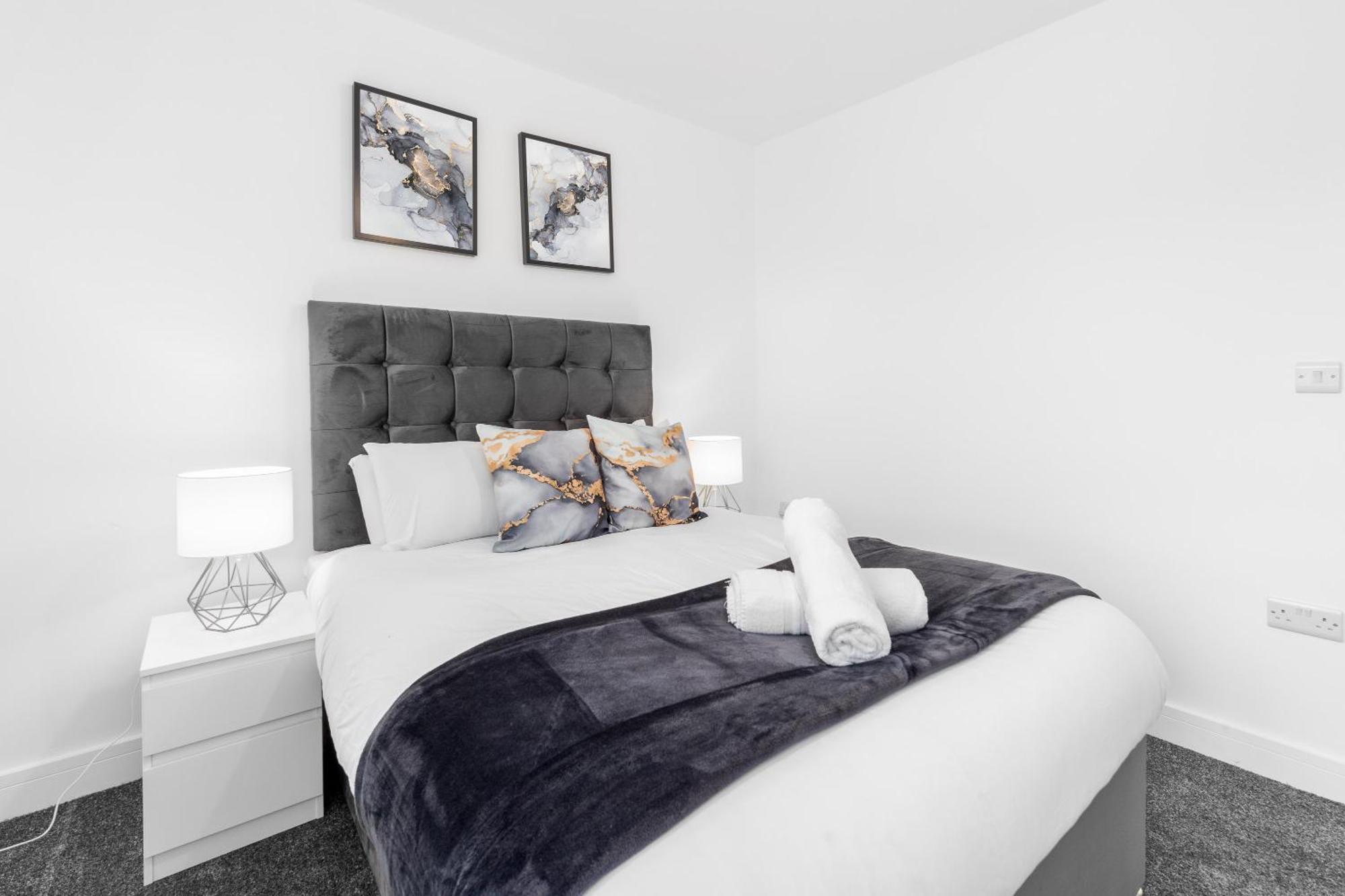 Stylish 2 Bedroom Apartment - Balcony - Secure Parking - Top Rated - 5Mc 버밍엄 외부 사진